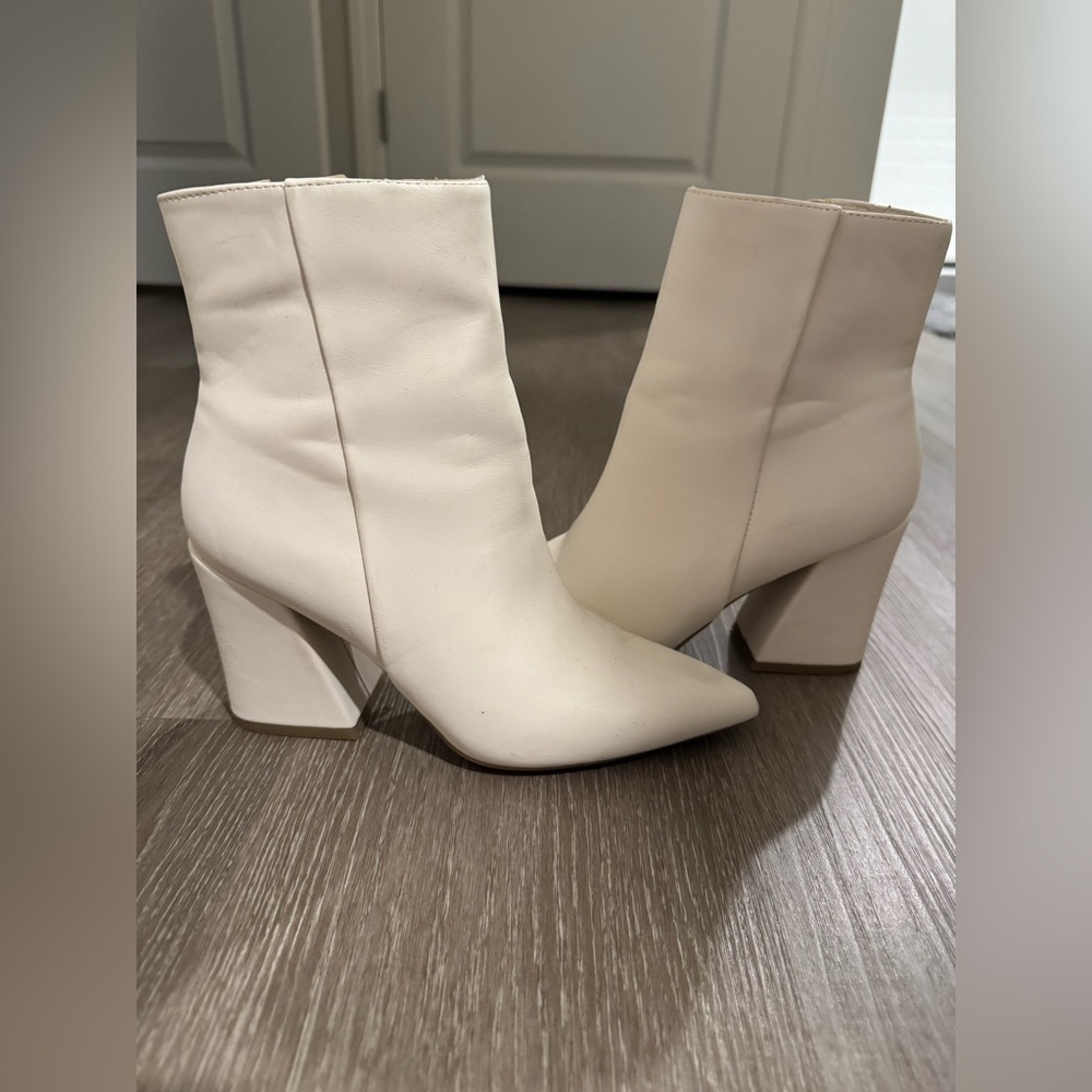 Madden Girl Women’s Cody, White Zip Boots, Size 7